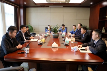 平湖市委常委、副市長(zhǎng)戴振一行蒞臨景興紙業(yè)調(diào)研指導(dǎo)